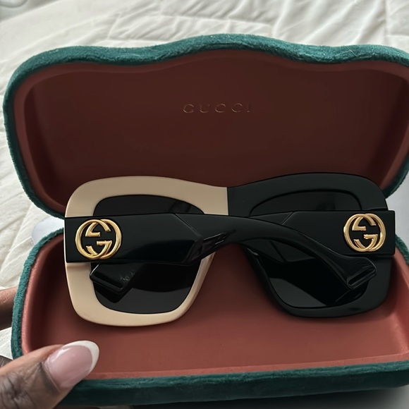 GUCCI Sunglasses - Picture 3 of 4